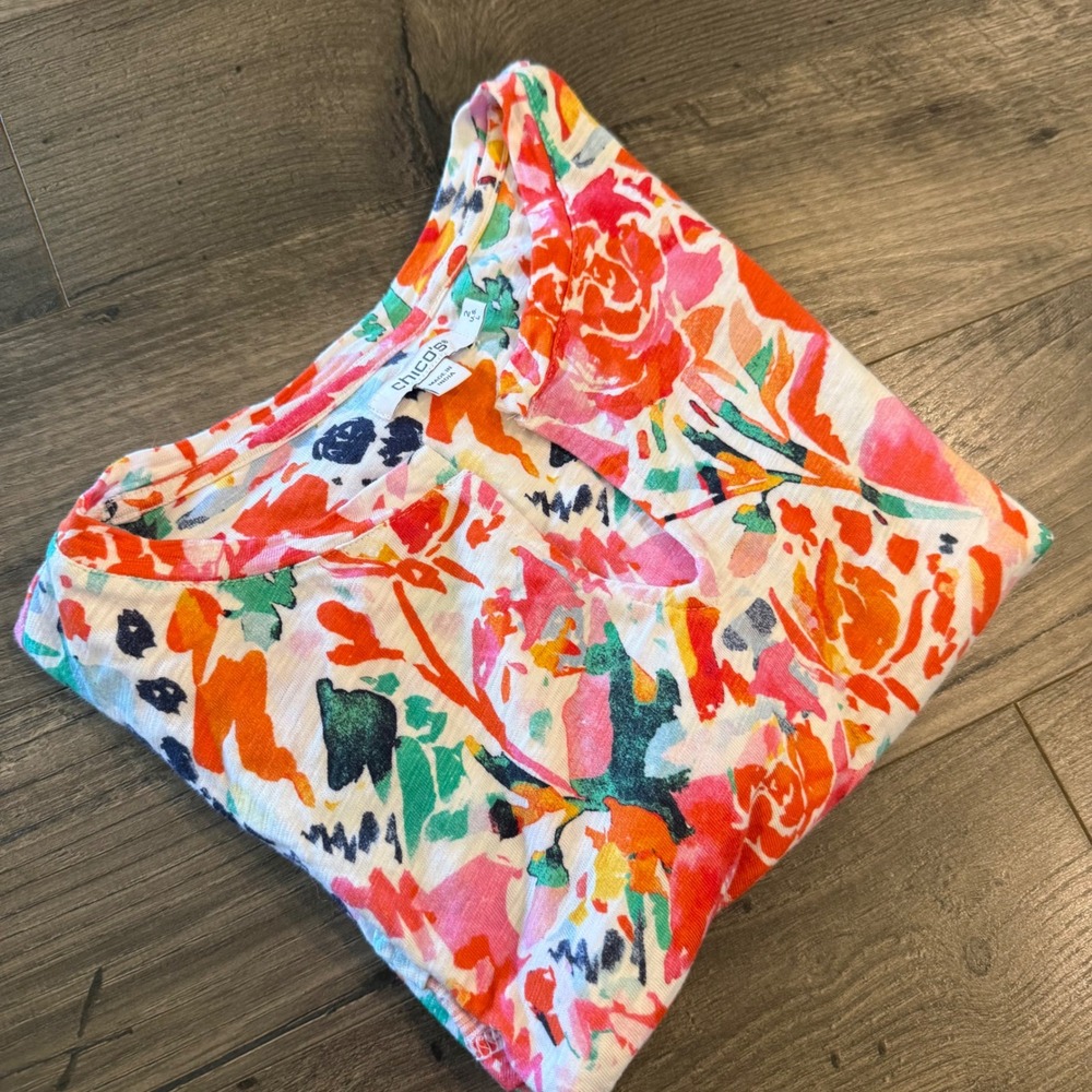 Chicos Floral Abstract Slub Knit Top Size 2 Large Short Sleeve Split V-Neck